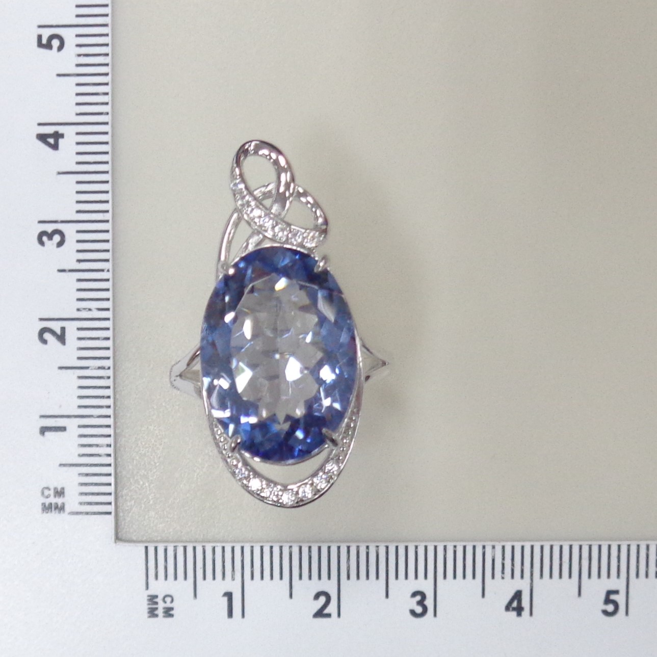 Серебряное кольцо с синим горным хрусталем